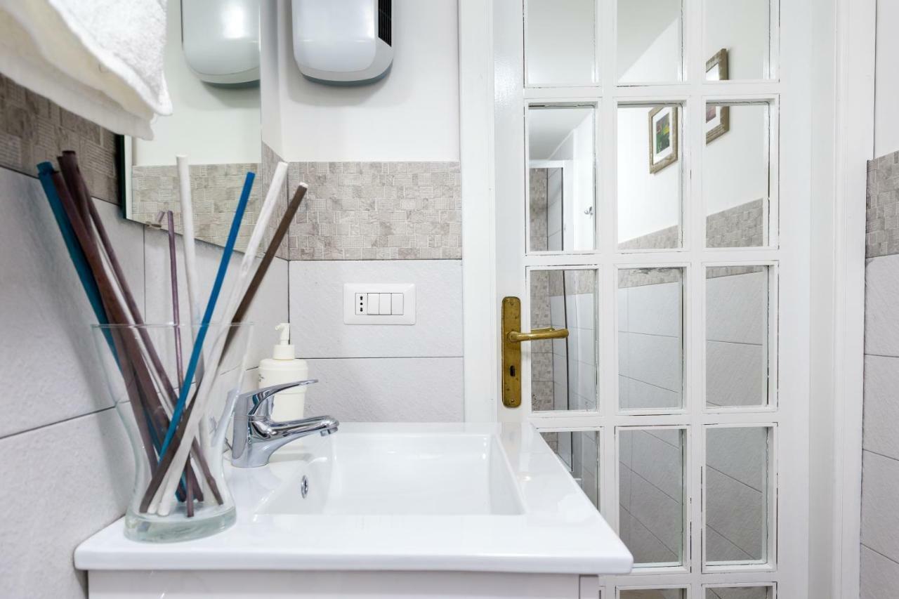 Manuela Apartments Centro Storico نابولي المظهر الخارجي الصورة